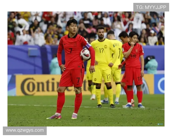 中国足球队迎战日本队 决战亚洲杯晋级之路 期待破局反击